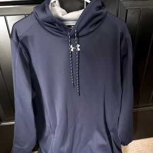 XL Under Armour loose fit hoodie. 100% polyester. Used in excellent condition.